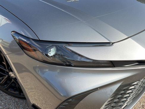 Used 2025 Toyota Camry SE FWD image 10