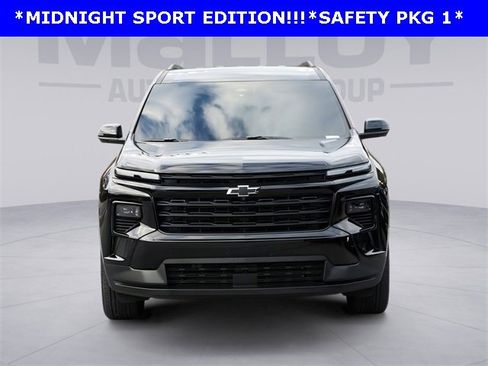 Used 2026 Chevrolet Traverse LT w/ Midnight/Sport Edition image 2