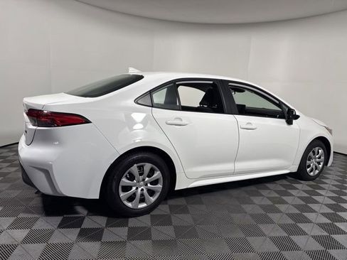 Used 2024 Toyota Corolla LE FWD image 8