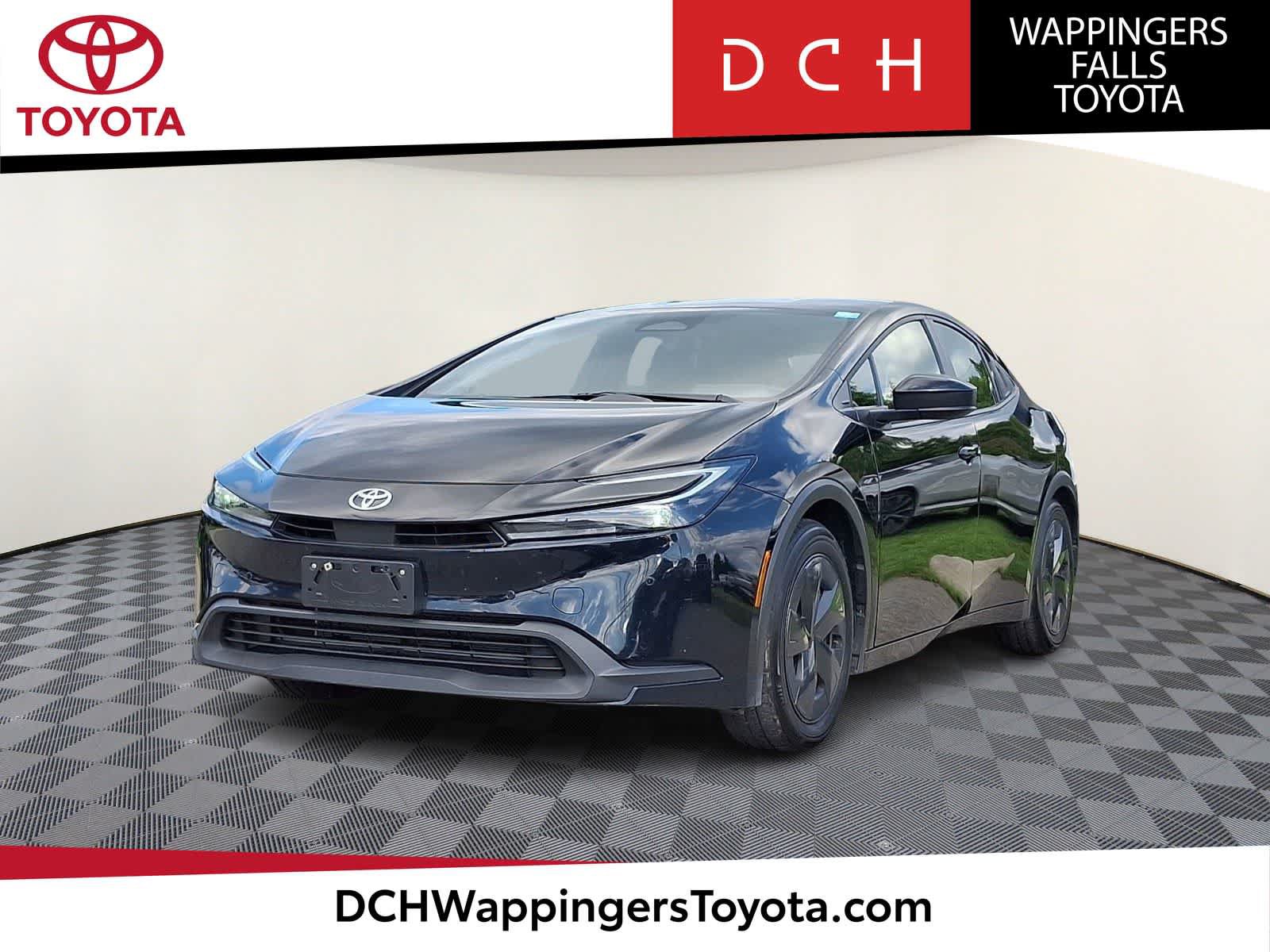 Certified 2025 Toyota Prius LE FWD image 1