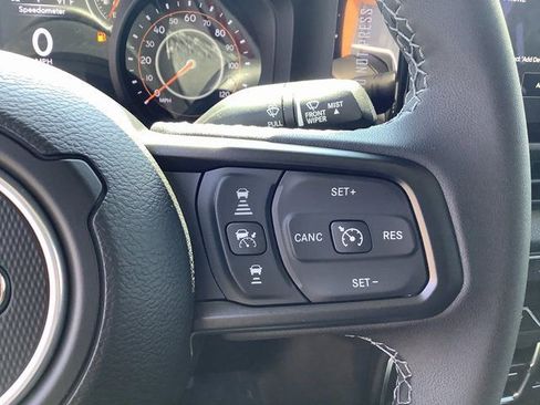 New 2025 Jeep Gladiator Sport image 12