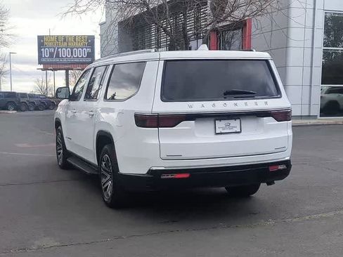 Used 2023 Jeep Wagoneer L Series II image 7