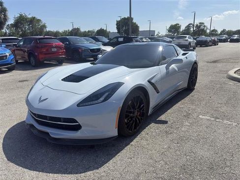Used 2019 Chevrolet Corvette Stingray Coupe w/ 1LT RWD image 4