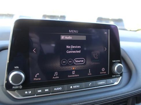 Used 2025 Nissan Rogue SV FWD image 23
