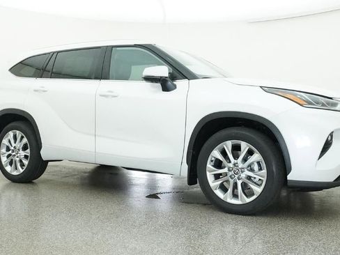 New 2026 Toyota Highlander Limited AWD/4WD image 28