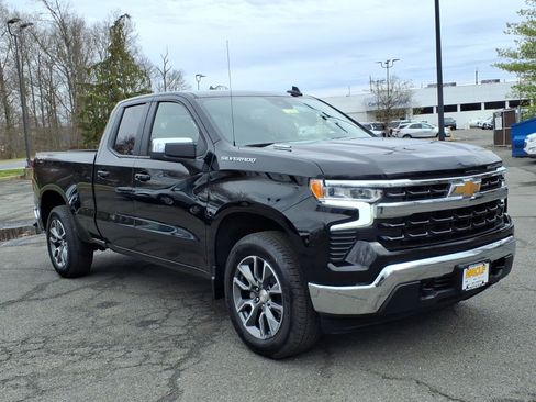 Used 2025 Chevrolet Silverado 1500 LT image 1