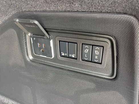 Certified 2024 Cadillac Escalade Sport w/ LPO, ONYX Package AWD/4WD image 11