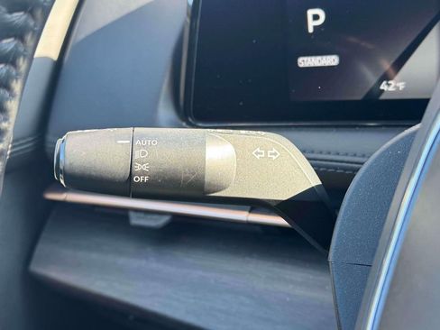 Certified 2023 Nissan Ariya FWD image 22