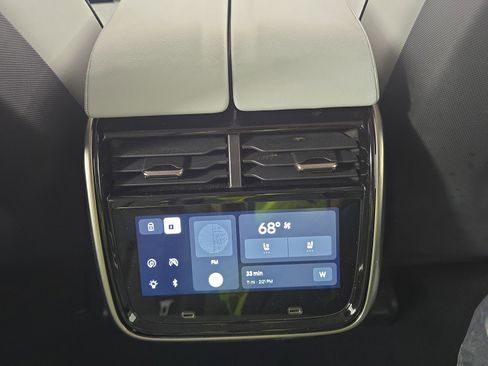 Used 2024 Rivian R1S Adventure AWD/4WD image 30
