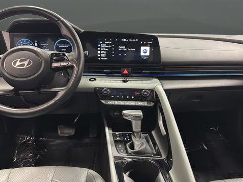 Used 2024 Hyundai Elantra Limited FWD image 11