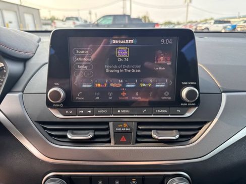 Used 2025 Nissan Altima 2.5 SR FWD image 15