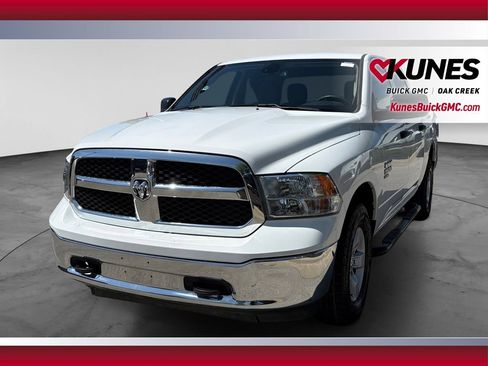 Used 2022 RAM 1500 Classic SLT AWD/4WD image 5