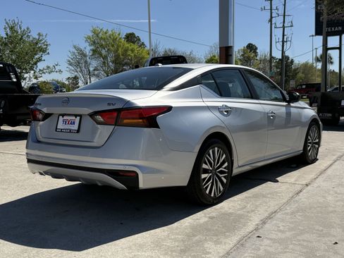 Used 2024 Nissan Altima 2.5 SV image 5