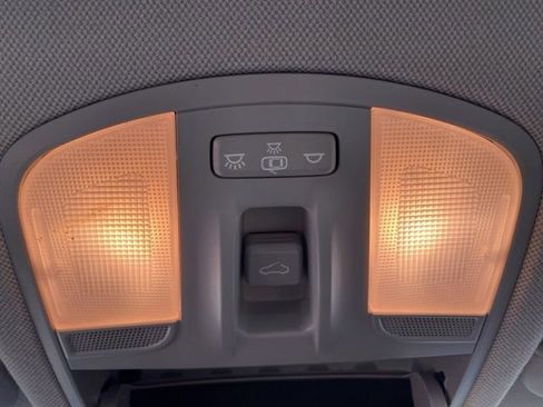 Used 2017 Hyundai Elantra Limited w/ Limited Tech Package 04 image 23