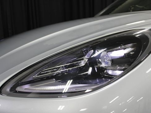 New 2026 Porsche Macan image 15