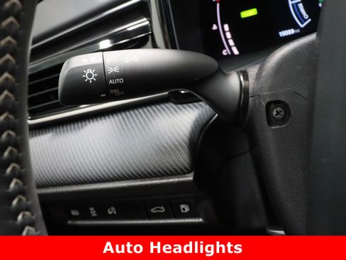 Used 2025 Toyota Camry SE image 25