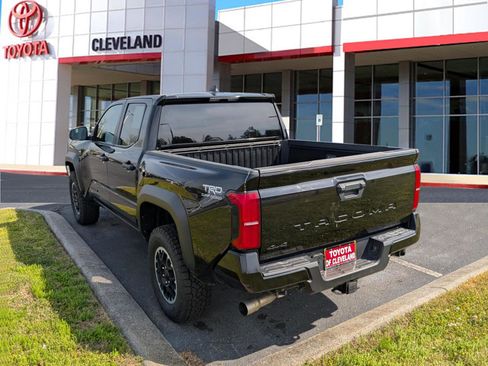 Used 2024 Toyota Tacoma TRD Off-Road AWD/4WD image 5