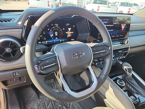 Used 2024 Chevrolet Colorado ZR2 w/ Technology Package AWD/4WD image 9
