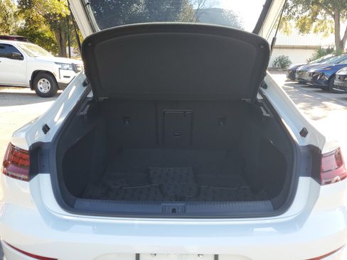 Used 2021 Volkswagen Arteon SE image 9