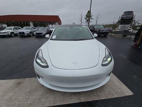 Used 2023 Tesla Model 3 Standard Range image 2