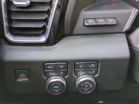 Certified 2023 GMC Sierra 1500 Denali w/ Denali Reserve Package AWD/4WD image 16