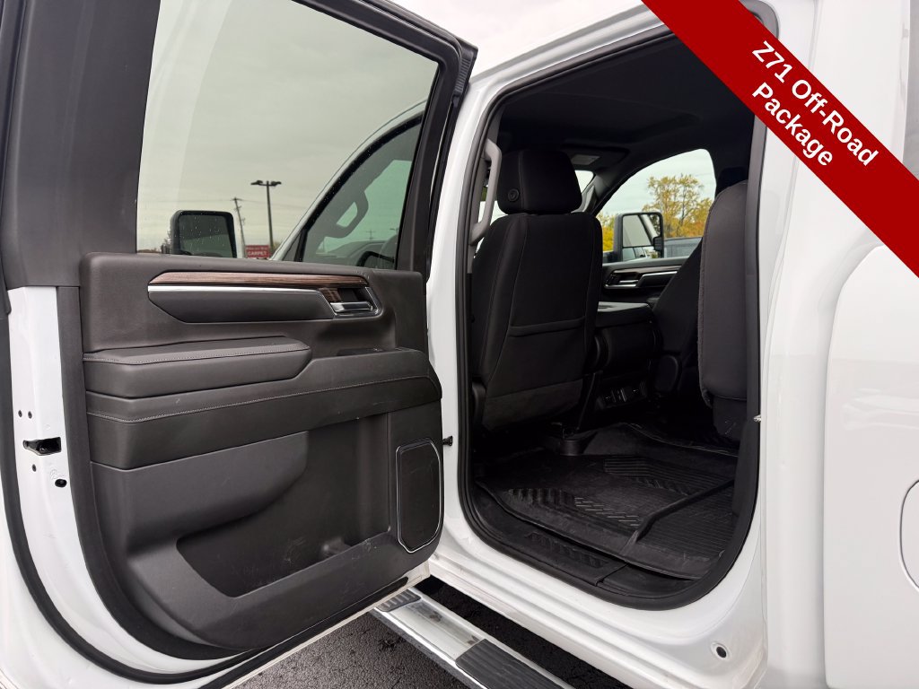 Used 2024 Chevrolet Silverado 2500 LT AWD/4WD image 34