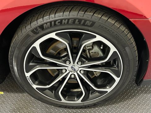 Used 2013 Ford Taurus SHO image 18