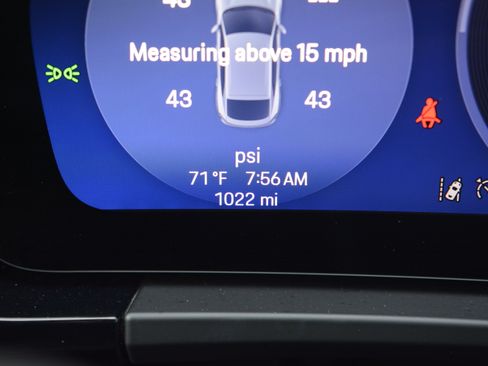 Certified 2025 Porsche Macan 4S Electric AWD/4WD image 18