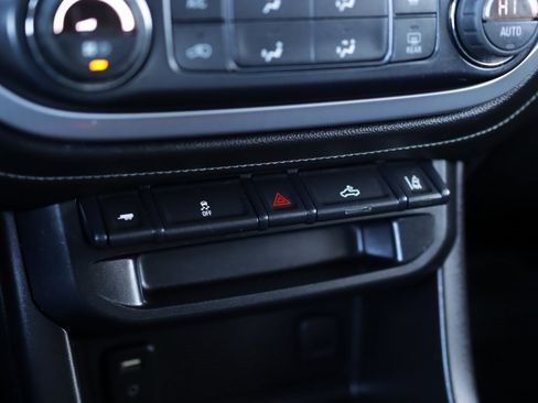 Used 2016 GMC Canyon SLE w/ Nightfall Edition image 17