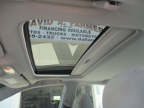 Used 2010 Toyota Camry LE FWD image 10