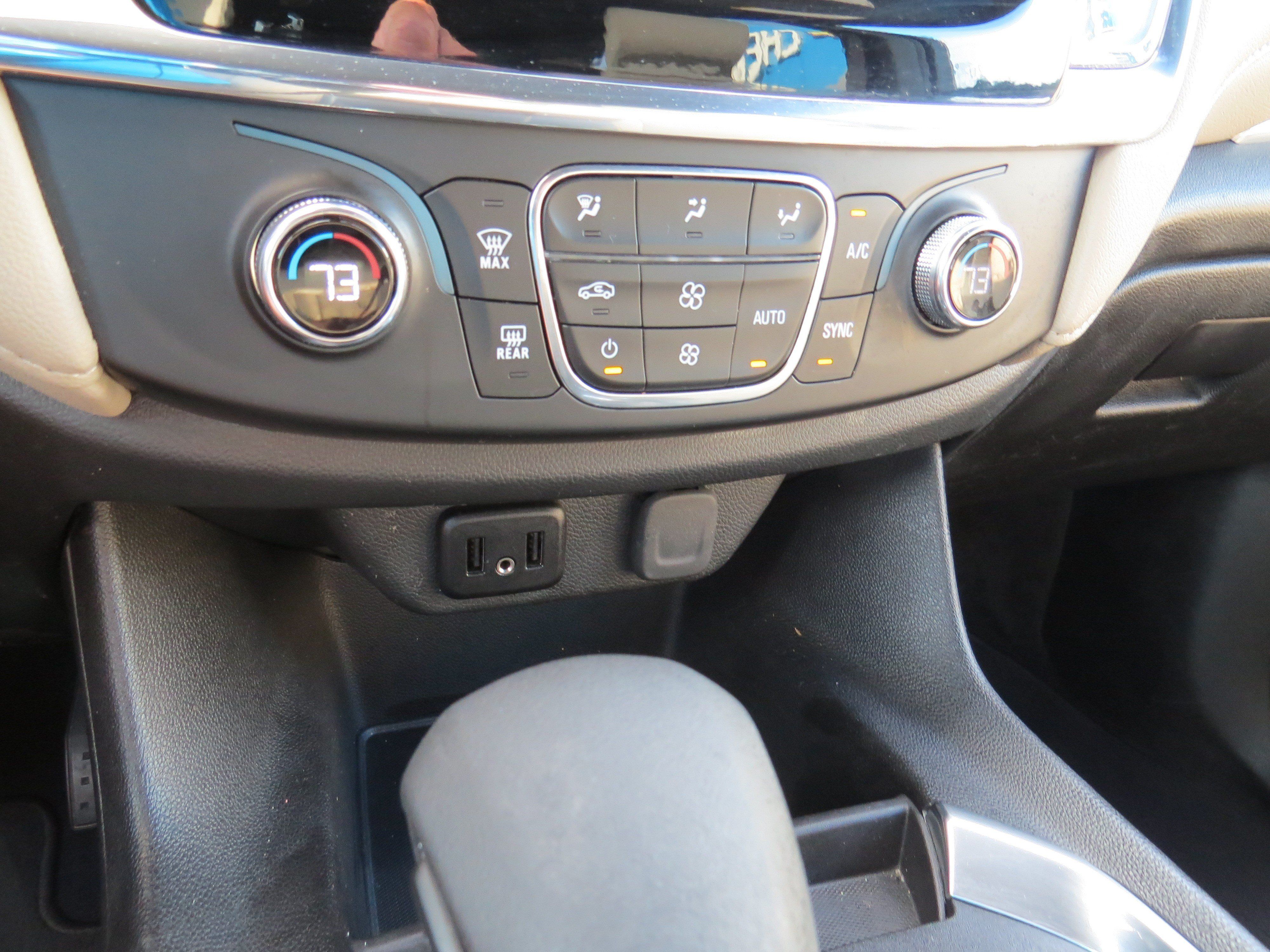Used 2023 Chevrolet Traverse LS AWD/4WD image 18