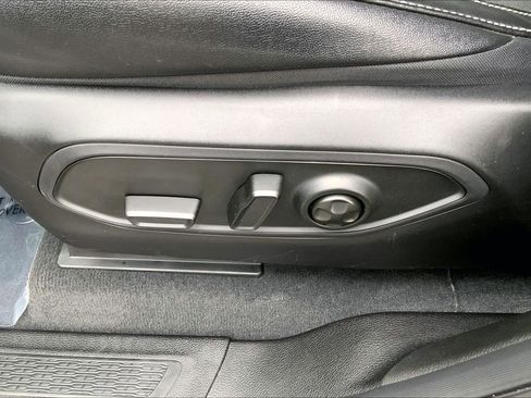 Certified 2025 Jeep Grand Cherokee Altitude image 28