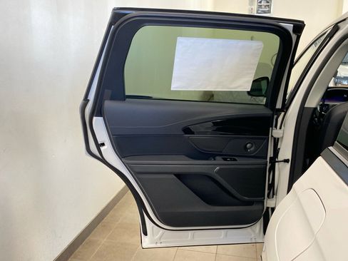 New 2026 Lincoln Nautilus Reserve w/ Jet Appearance Package AWD/4WD image 8