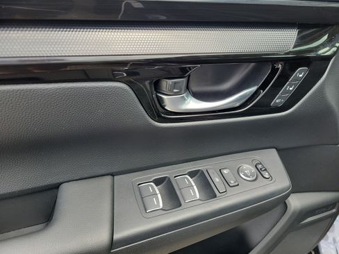 Used 2025 Honda CR-V EX-L image 23