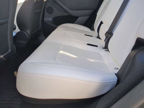 Used 2023 Tesla Model Y Performance image 24