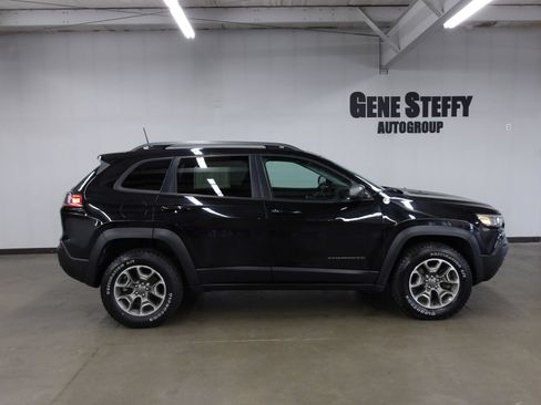 Used 2020 Jeep Cherokee Trailhawk w/ Cold Weather Group AWD/4WD image 3