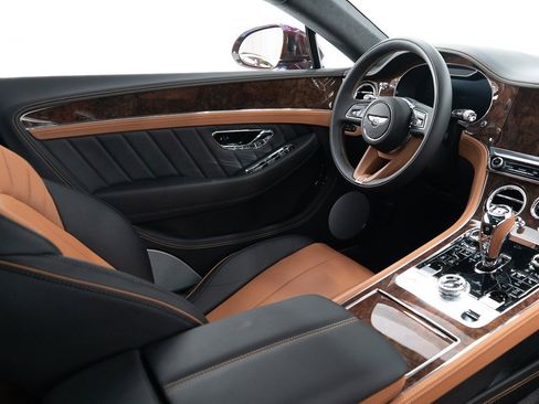 Certified 2024 Bentley Continental GT V8 image 23