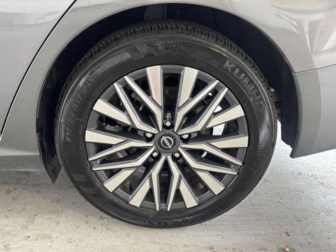 Used 2025 Nissan Altima 2.5 SV FWD image 31