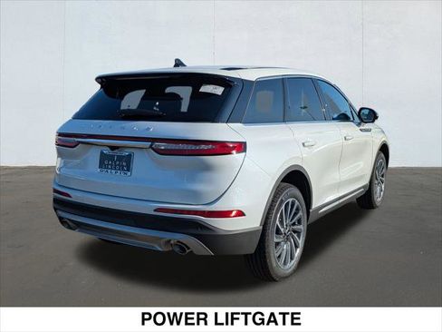 New 2025 Lincoln Corsair Reserve image 2