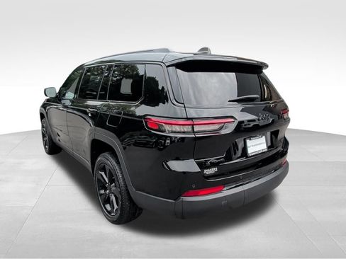 Used 2023 Jeep Grand Cherokee L Altitude AWD/4WD image 3
