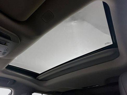 Certified 2021 Toyota Highlander XLE AWD/4WD image 21