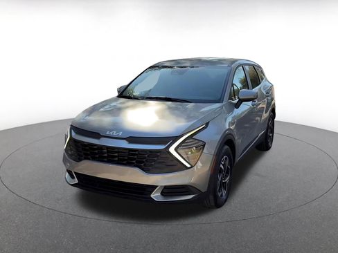 Used 2025 Kia Sportage LX image 7