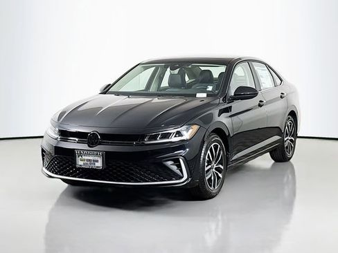 New 2026 Volkswagen Jetta SE image 3