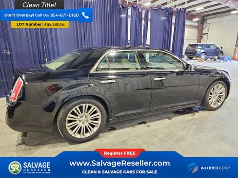 Used 2012 Chrysler 300 C w/ 19-Premium Speaker Group RWD image 4