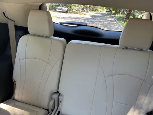 Used 2024 Buick Enclave Essence w/ Experience Buick Package FWD image 12