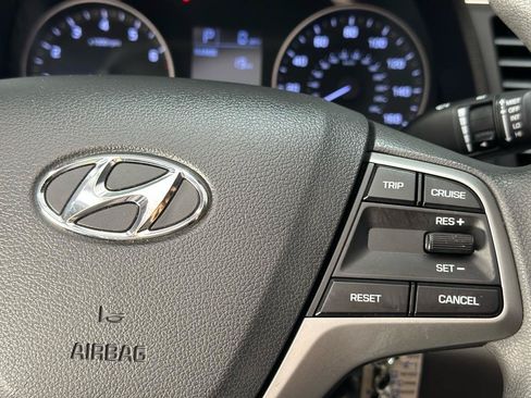 Used 2017 Hyundai Elantra SE FWD image 27