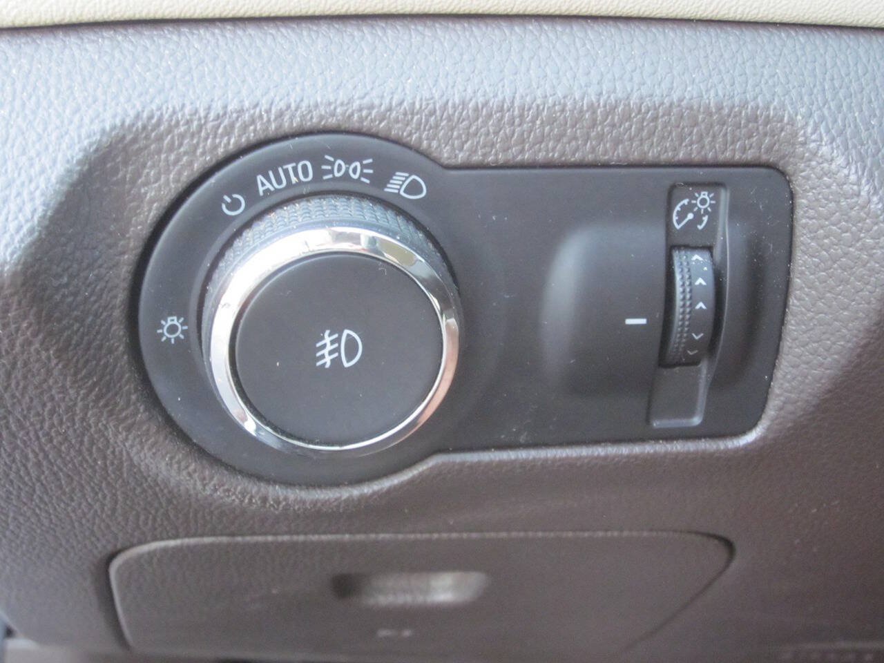 Used 2012 Chevrolet Cruze LTZ FWD image 28