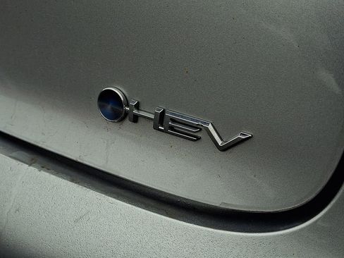 Used 2023 Toyota Prius LE image 30