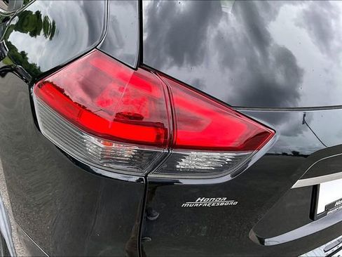 Used 2020 Nissan Rogue SV w/ Sun & Sound Touring Package FWD image 22