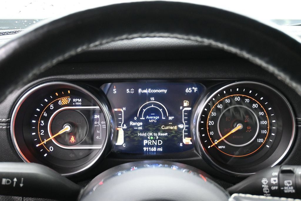 Used 2020 Jeep Wrangler Unlimited Sahara AWD/4WD image 11